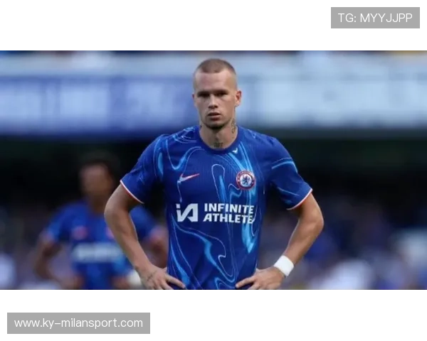 切尔西成功抢断后打出快攻，穆德里克劲射稍稍打高